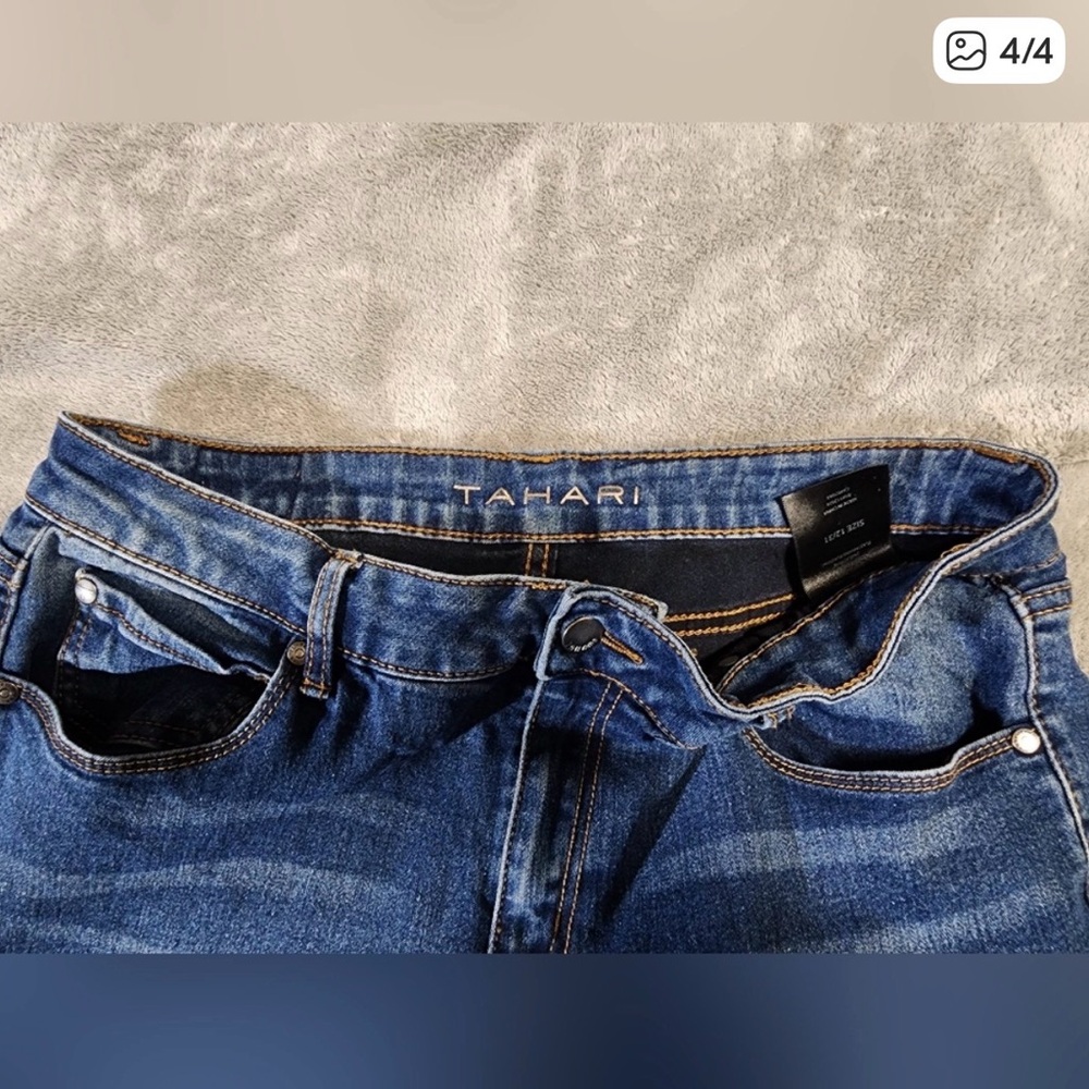 Tahari Dark Blue Ankle Jeans